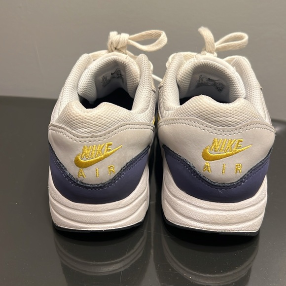 Kids size 4Y Nike air max navy blue white and yellow shoes - Picture 3 of 6